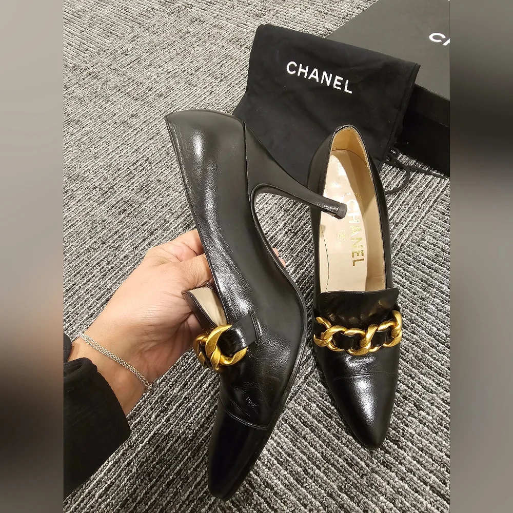 AUTHENTIC CHANEL VINTAGE NOIR CHAIN HEEL SZ 37